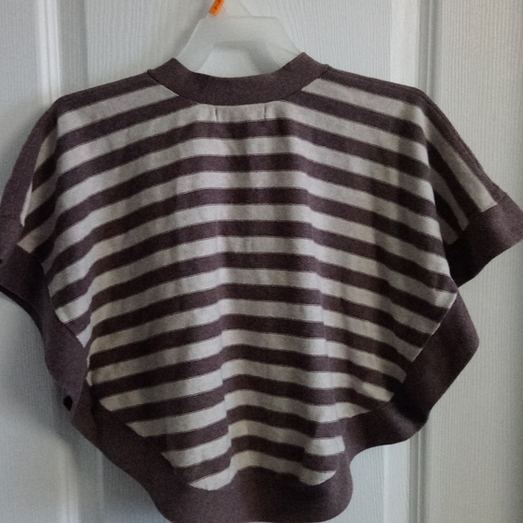 Mix&Match 3/$25 - Gap Girl's Poncho Style Sweater - Picture 4 of 4